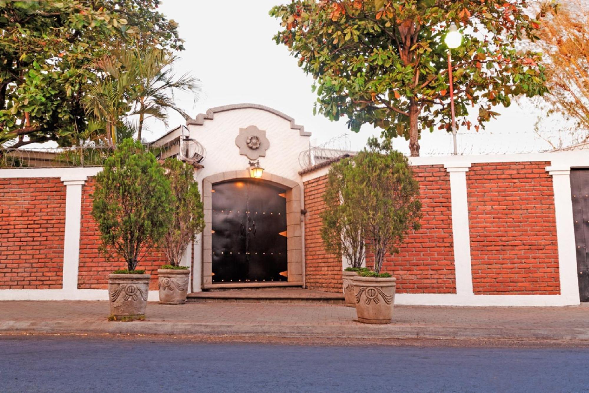 Hotel El Almendro Managua Kültér fotó