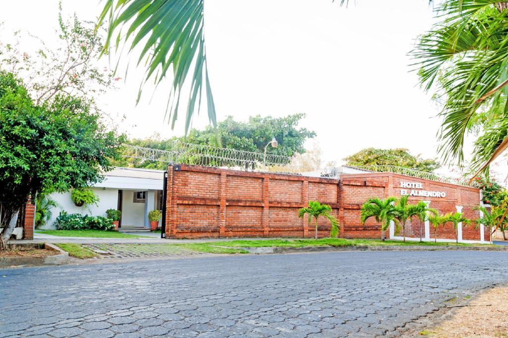 Hotel El Almendro Managua Kültér fotó