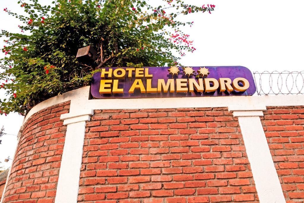 Hotel El Almendro Managua Kültér fotó