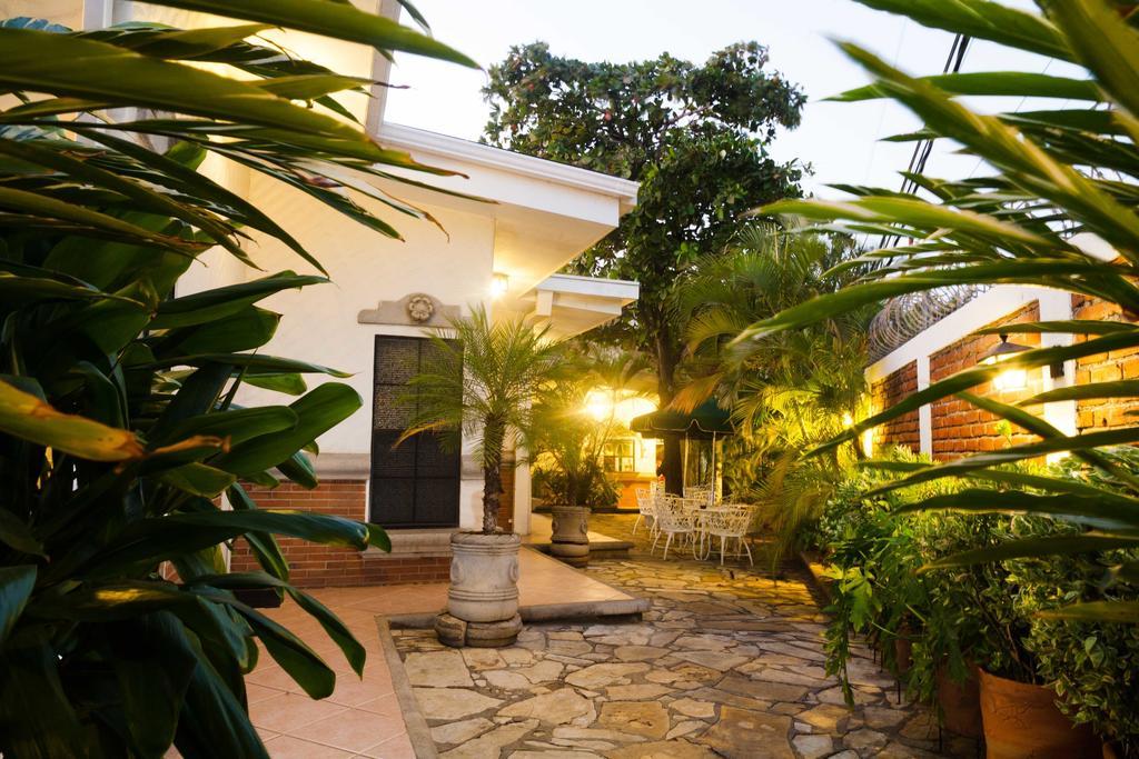 Hotel El Almendro Managua Kültér fotó