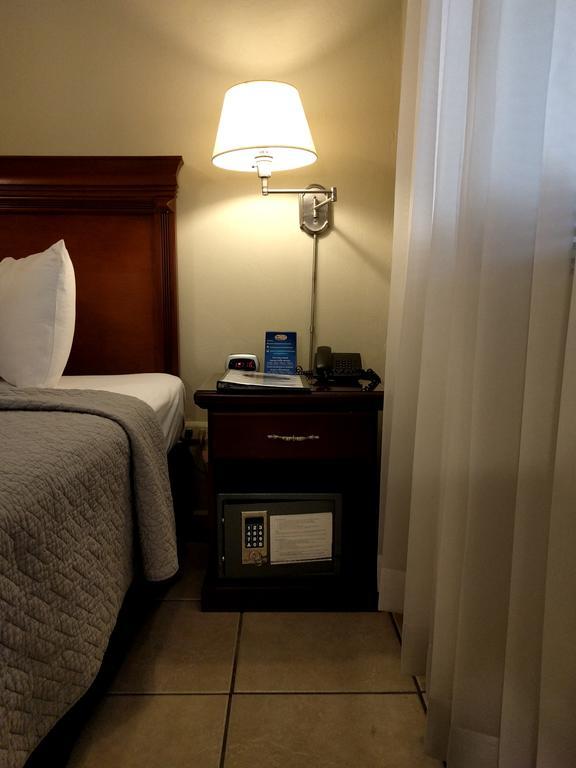 Hotel El Almendro Managua Kültér fotó