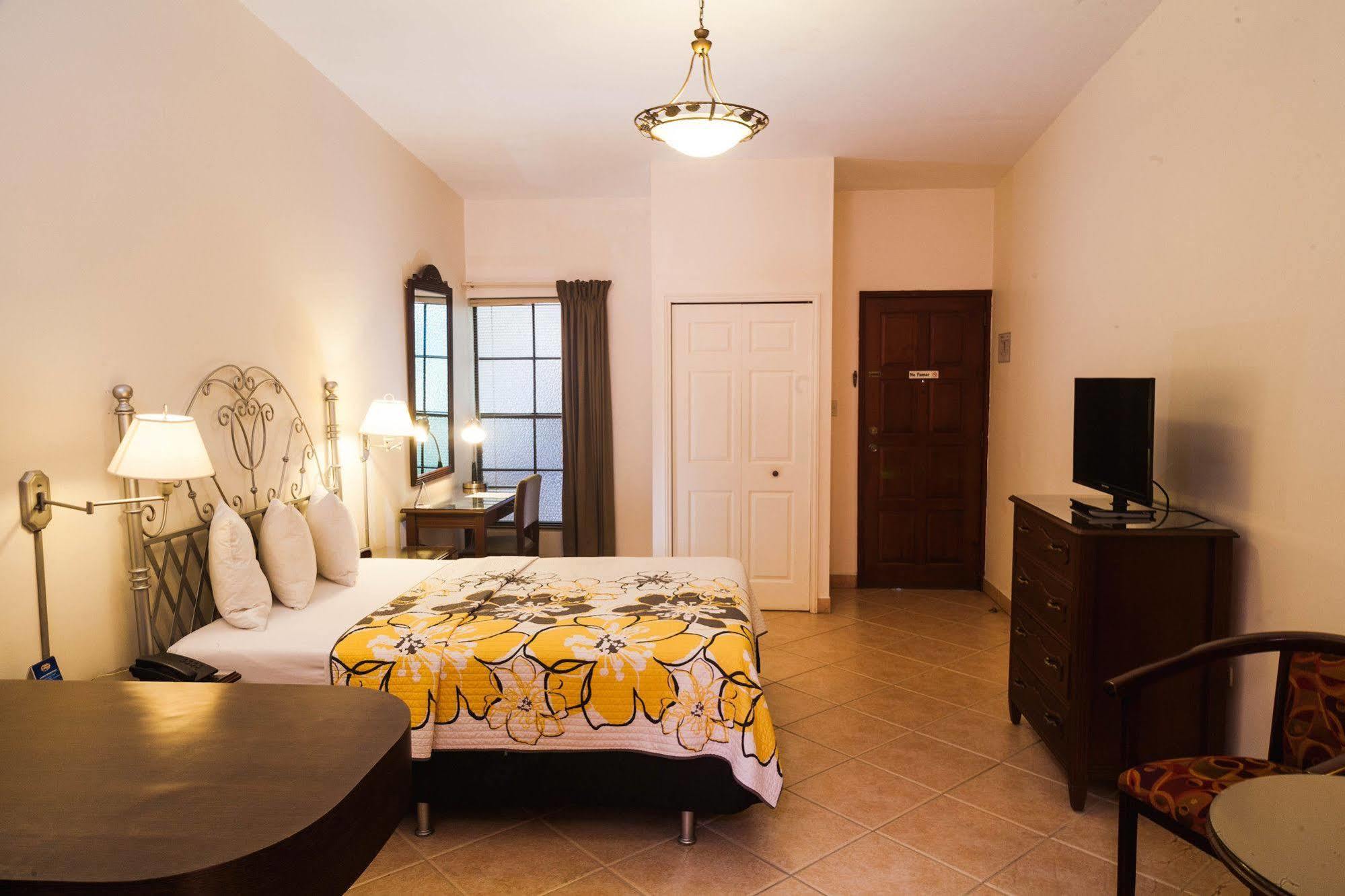 Hotel El Almendro Managua Kültér fotó