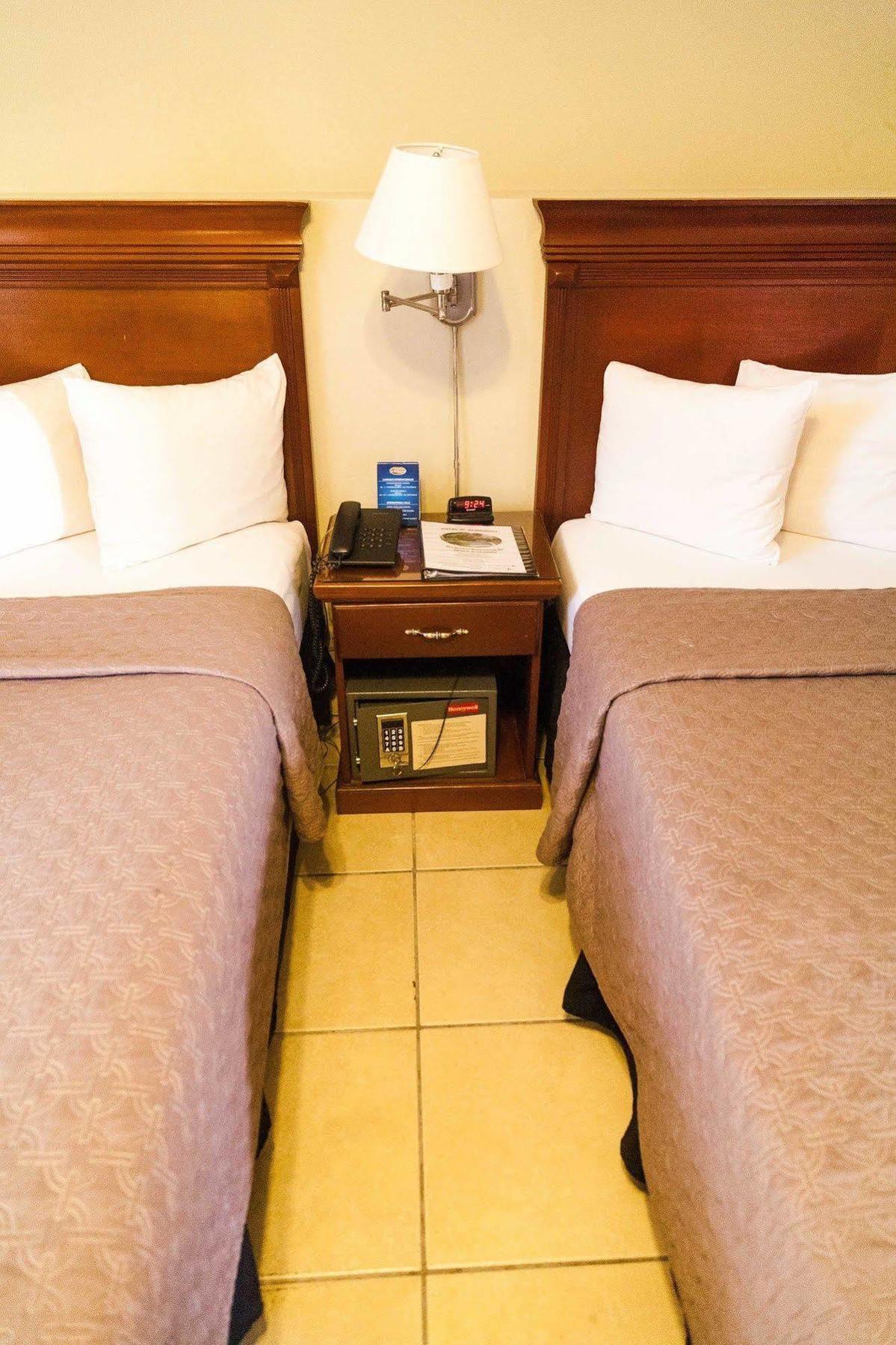 Hotel El Almendro Managua Kültér fotó