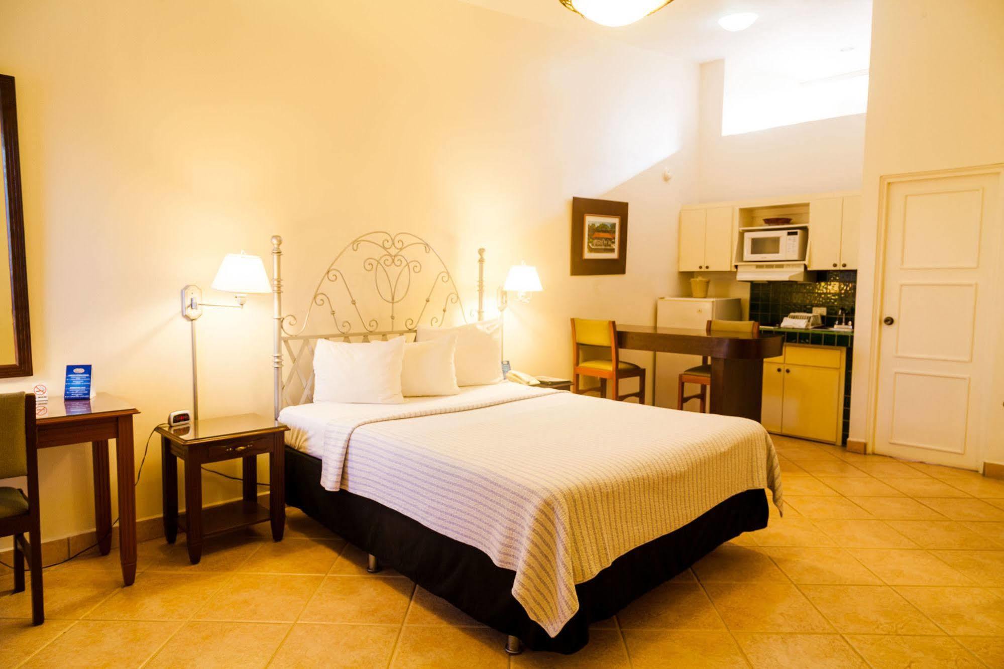 Hotel El Almendro Managua Kültér fotó